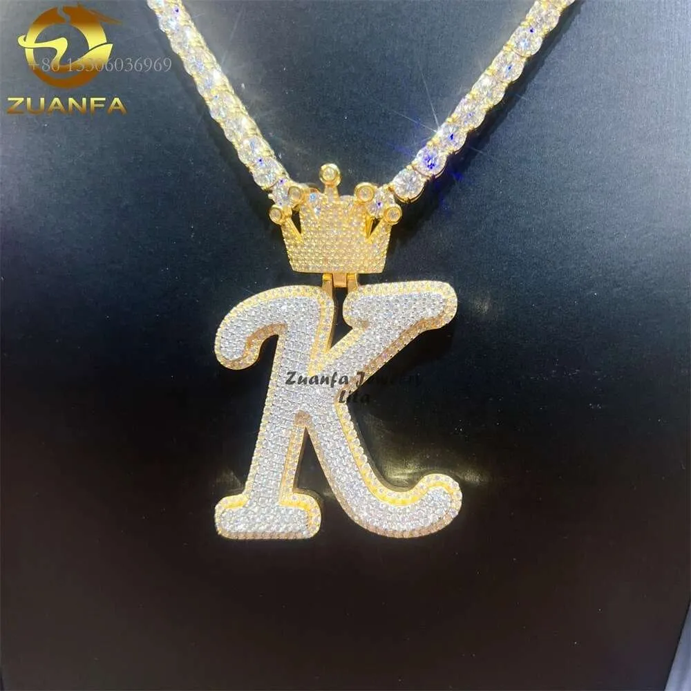 Prix de gros bijoux de hanche glacé Sier couronne caution initiale lettre K hommes Vvs Moissanite nom personnalisé pendentif