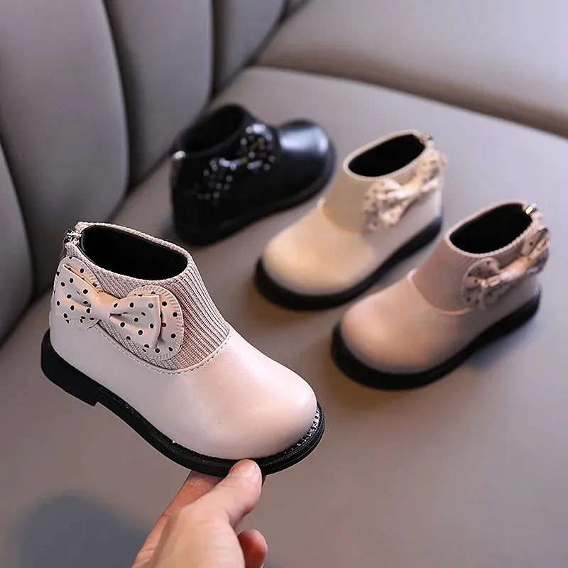 Kid Shoe Plush Fashion Boots 2023 Soft Leather Boot Versatile Ankle Soled Girl Kids Cotton 240226
