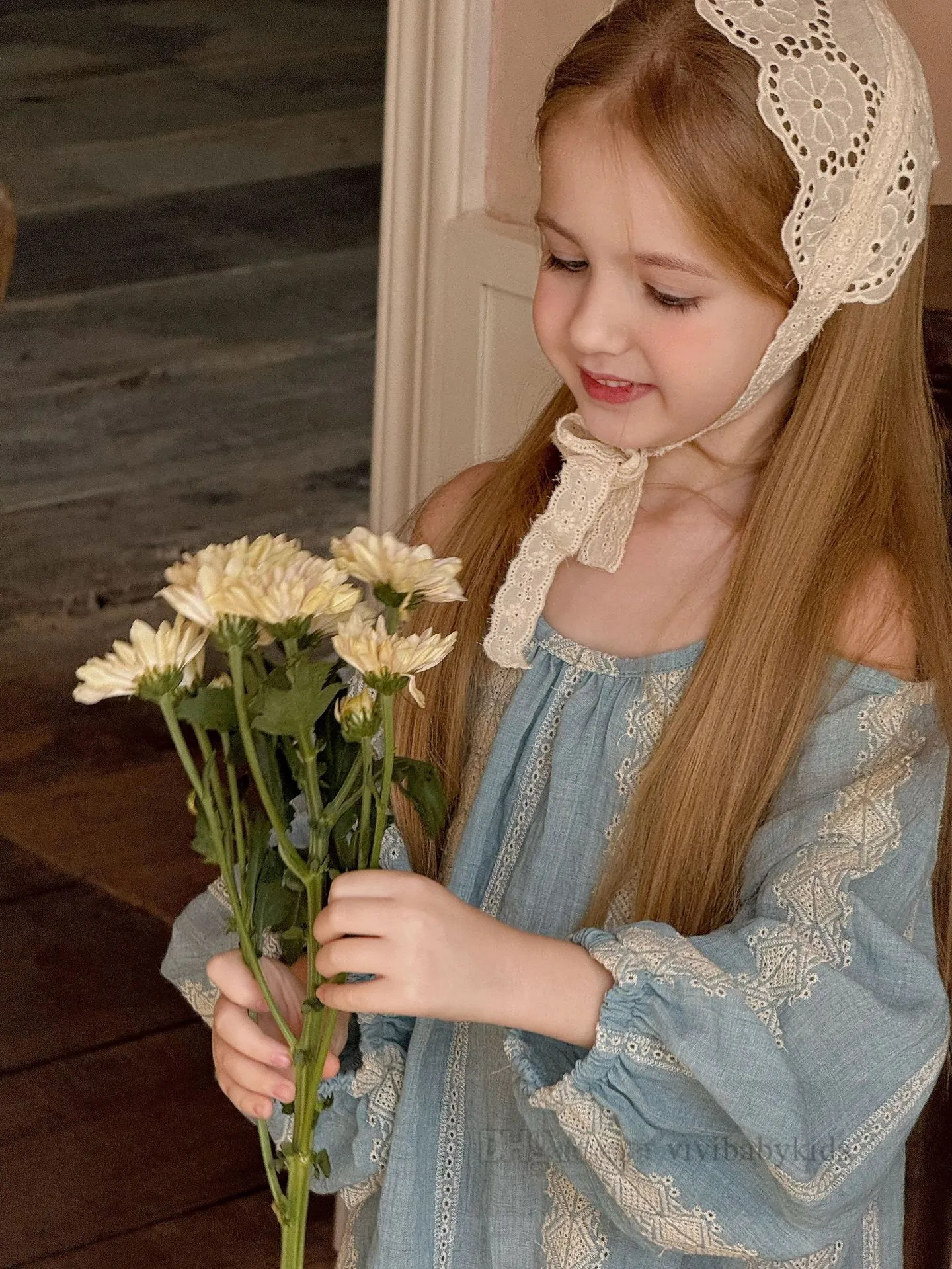 Robes de princesse à épaules rosées pour filles, tenue brodée à manches lanternes, vêtements de vacances pour enfants, printemps 2024, Z6974