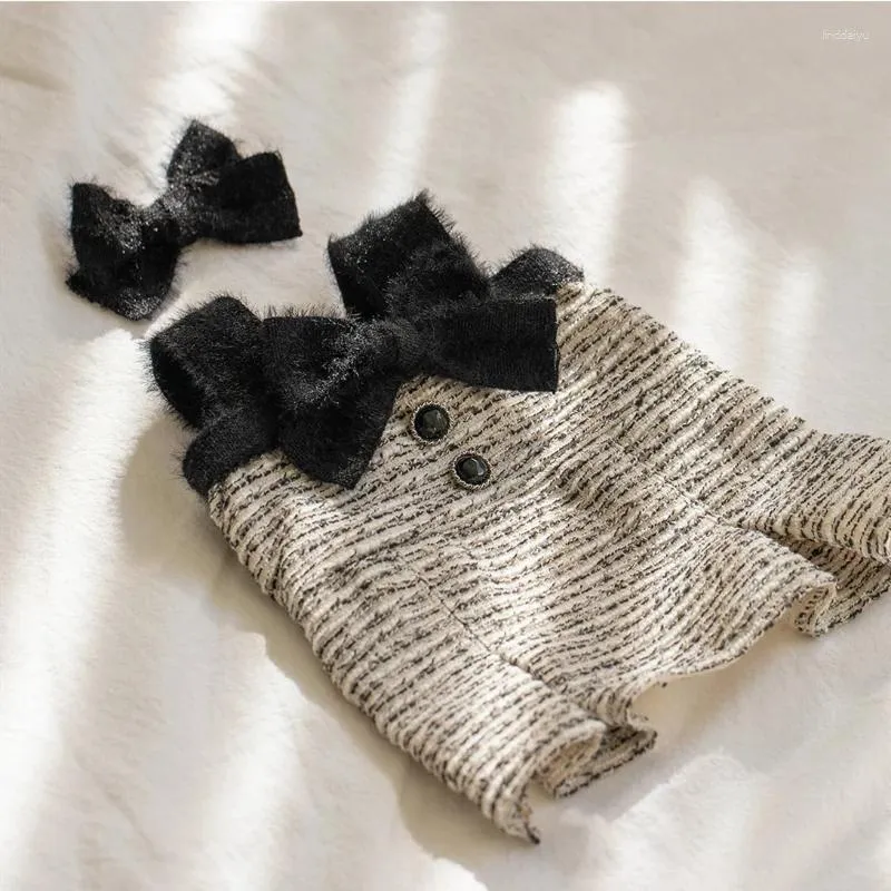 Cão vestuário tecido vestido casaco roupas para animais de estimação engrossar cães roupas gato impressão bonito outono inverno quente preto moda menina chihuahua