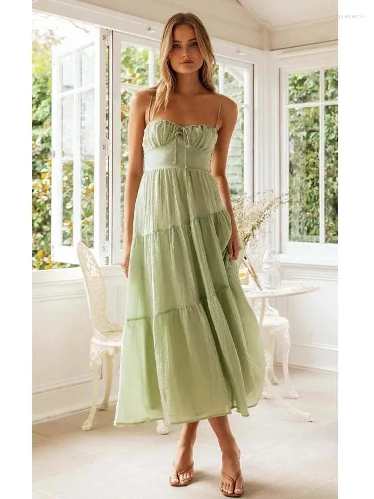 Sukienki swobodne Chicheca Smocked Summer Beach Maxi Sukienka Kobiety Spaghetti Pasek A-line długi wakacyjny Sundress 2024 Spring Boho Chic Green