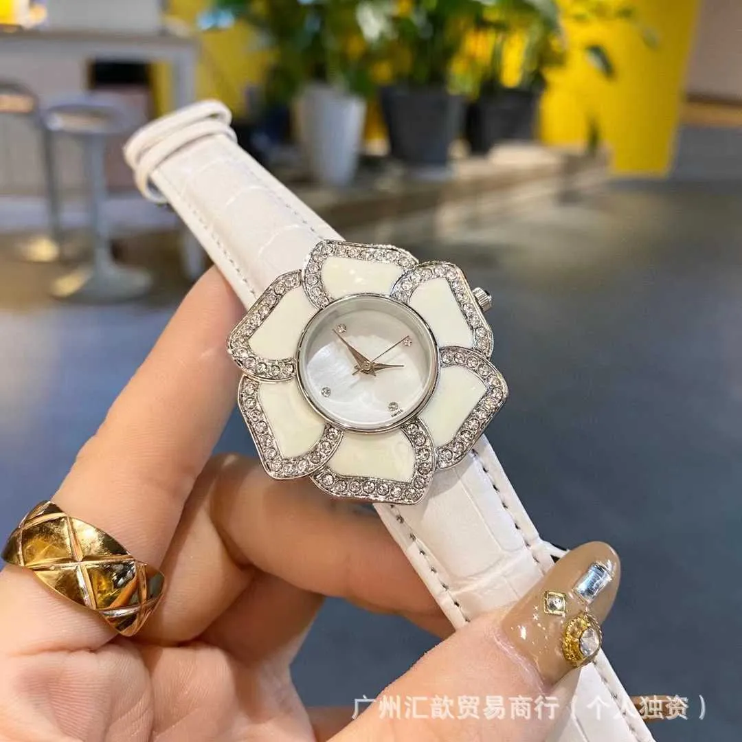 DHgate.com:26%OFFXiaoxiangjia Floral Quartz Watch, Elegant
