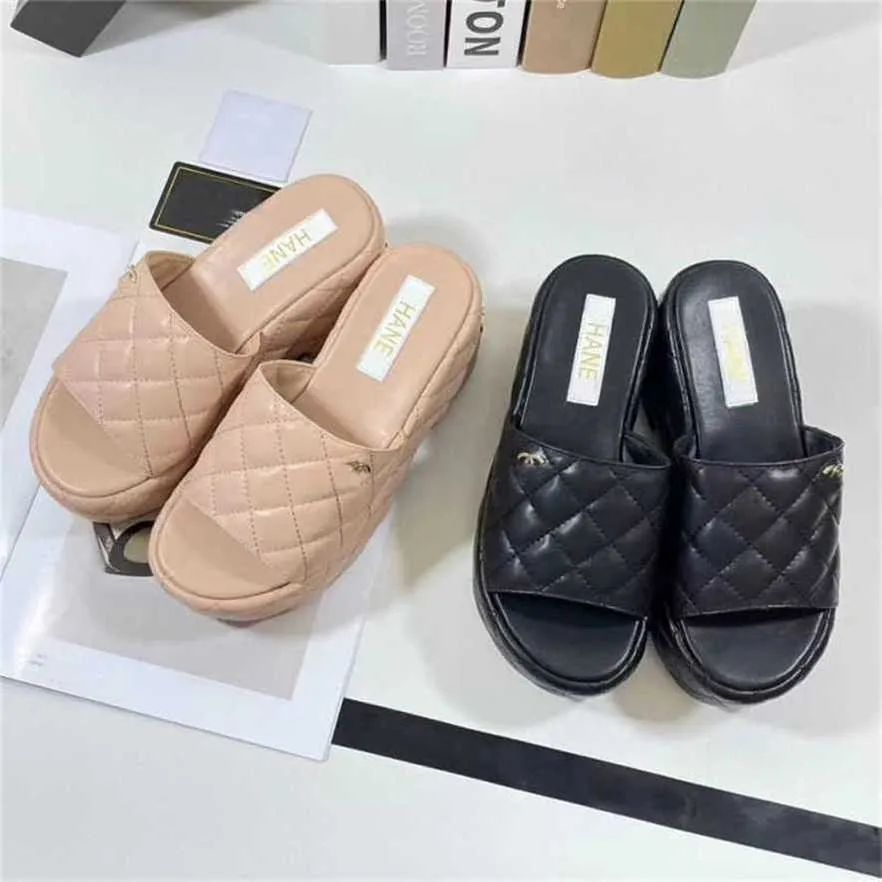 Спортивная обувь 2024 Xiao Xiangfeng Heel Summer New для отдыха Модная женская верхняя одежда с толстой подошвой One word Drag