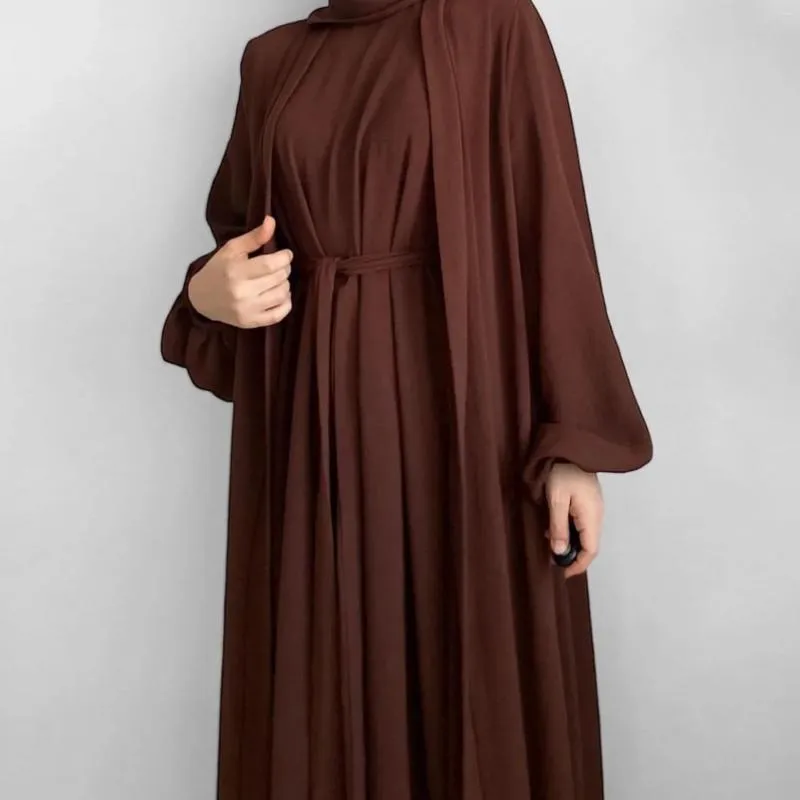 エスニック衣類abaya2ピースセットイスラム教徒の女性は、ノースリーブのヒジャーブドレスイスラムマッチ服ドバイトルコラマダンでアバヤの着物をセットします