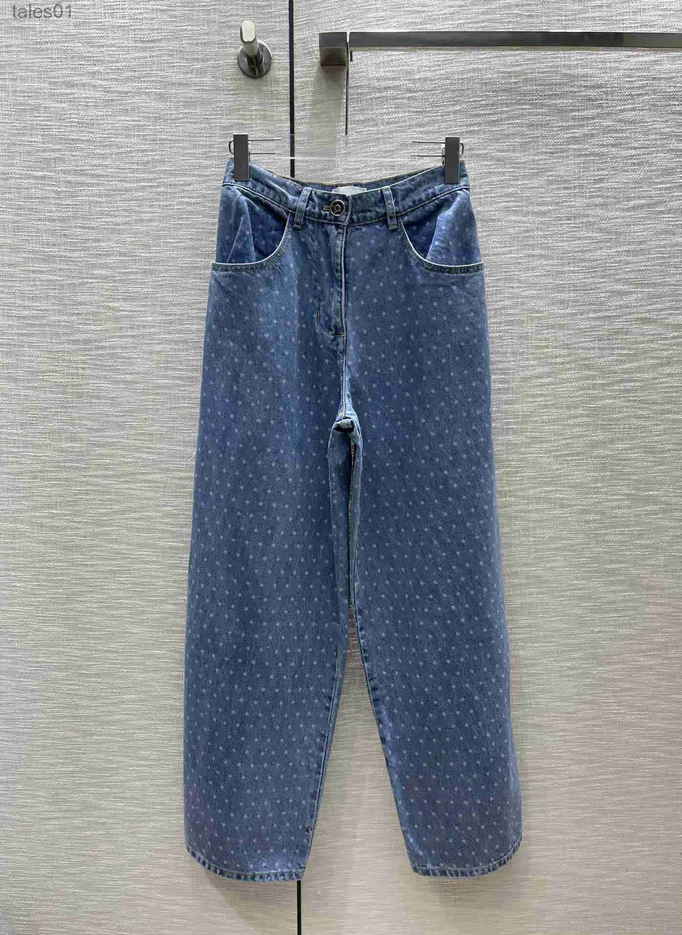 Jeans da donna Jeans di marca Pantaloni dritti in denim a vita alta con punti ondulati Tessuto importato Pantaloni stile retrò con taglio irregolare Abiti jeans firmati 240304