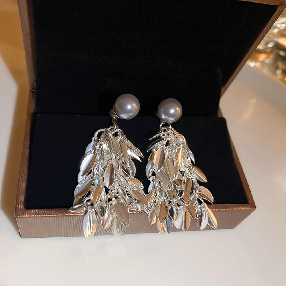 Sier Needle Pearl Leaf Tassel with Cold Individualized Design Sense Earrings Small and Versatile Style Earrings