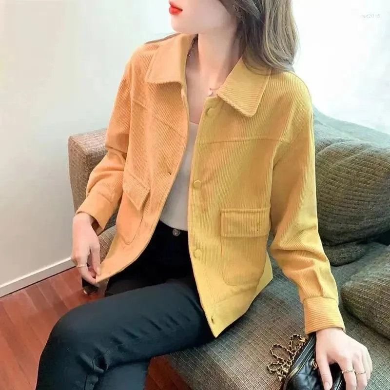 Vestes pour femmes Mode Veste en velours côtelé 2024 Printemps Automne Manteau Tops Coréen Court Casual Vêtements de dessus pour femmes Jaune Blanc