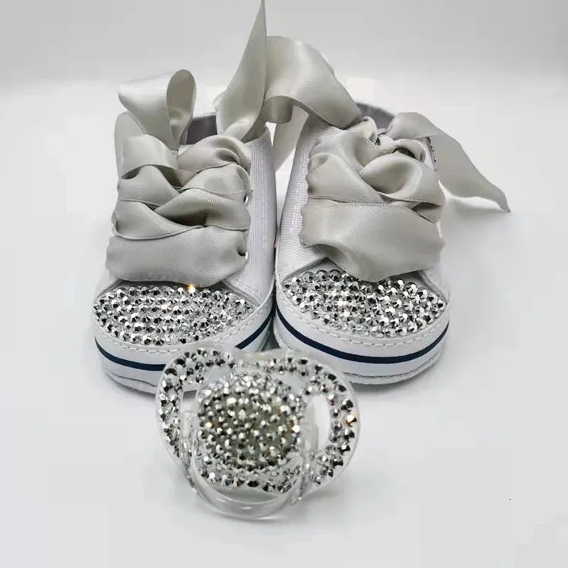 2. Scarpe da ginnastica in tela per ragazza nate Espadrillas con strass per neonato Nome personalizzato Data Scarpe da culla e ciuccio per neonato 240227