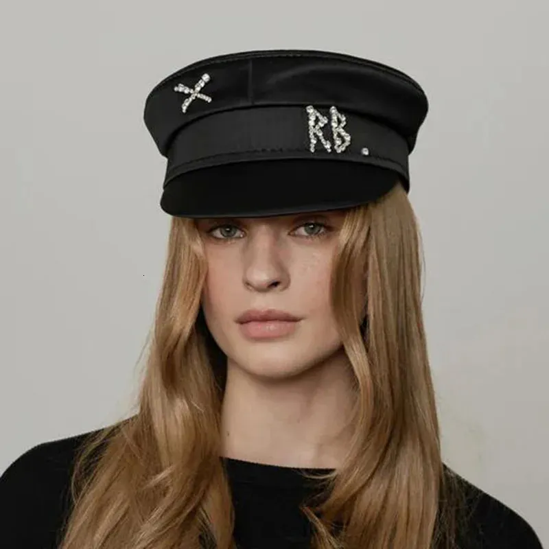 Luksusowy design cap wojskowy dla kobiet piekarze chłopiec cap trend sboy kapelusz kapelusz hat listu czarne czapki 240220