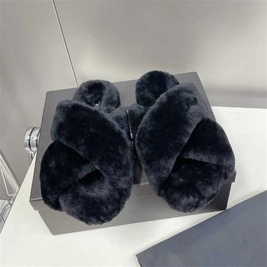 30% OFF Sports shoes 2024 Thick bottomed woolen mop womens outerwear for autumn winter new trendy and high-end feeling Instagram popular lamb wool integrated home