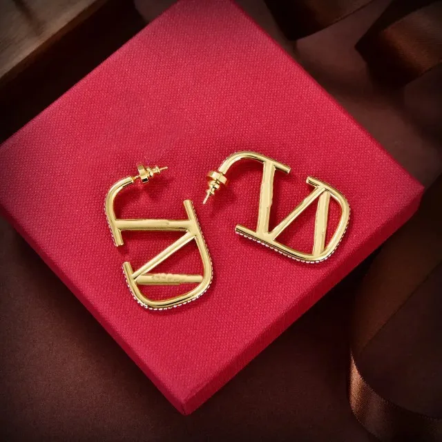 Marca letras v brincos designer de luxo diamantes brinco das mulheres moda hoop jóias pérola senhoras valentine studs quente-7