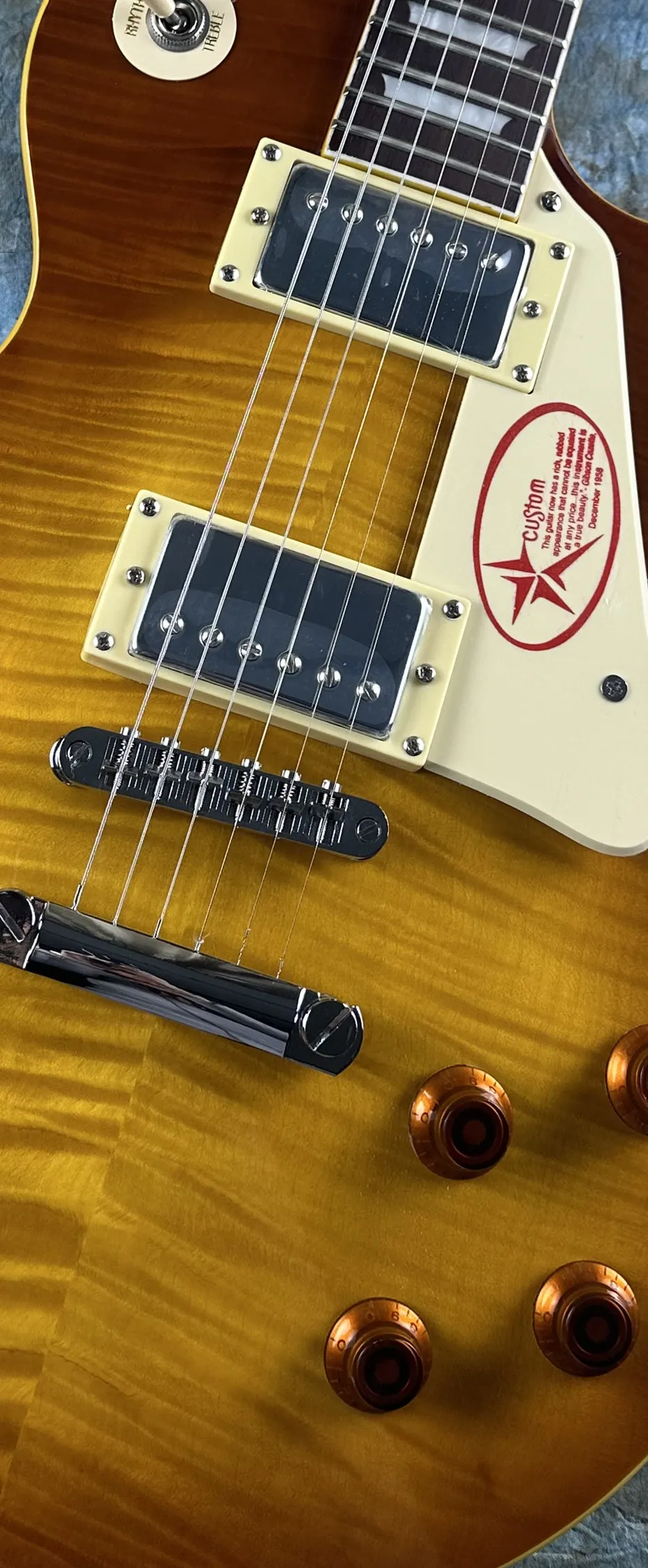 Guitare électrique Standard, dégradé de motif de tigre de fumée légère, garde de signature, en stock, pack éclair