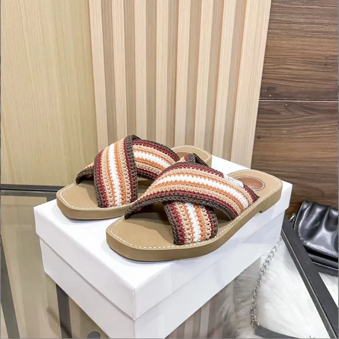 Luxury Shoes Women Summer Slippers Woven Cross Straps Flat Sandals Flip-flops Ladies Sandals Designer Female Flip-flop Beach Shoes Home Outdoor Slides Slippers