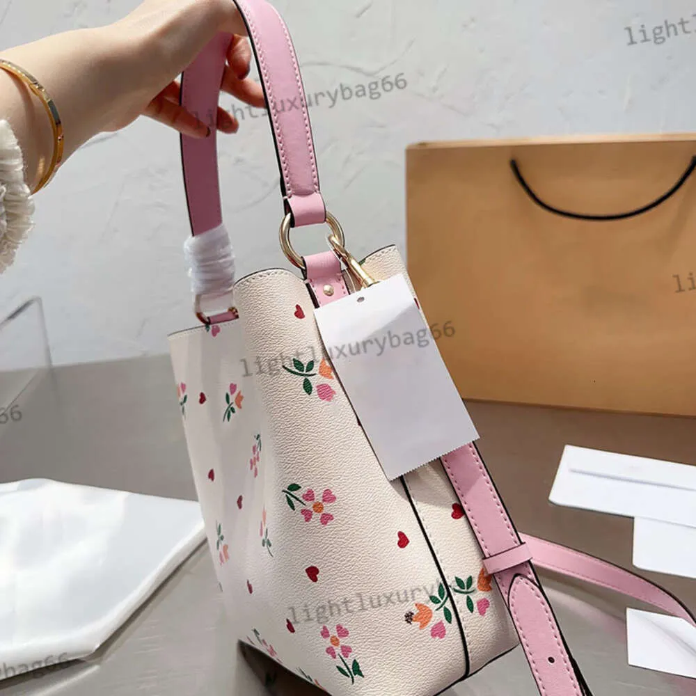 Rue Des Fleurs ベージュ バケツバッグused WEB/一部店舗限定カラー』刺繍バケツバッグ[XXA6-2AU2402