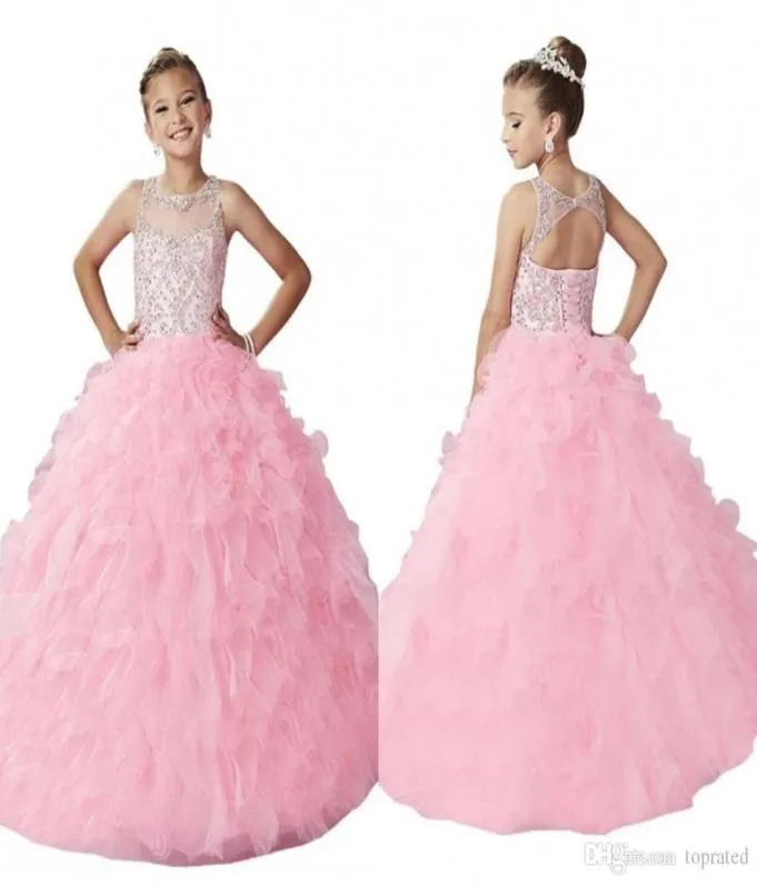 Yeni Varış Uzun Pembe Kızlar Pageant Elbiseleri Açık Sırt İllüzyon Boyun Parlak Boncuklu Fırfırlar Korse Düğün Çiçek Kız Elbiseler Che5574335