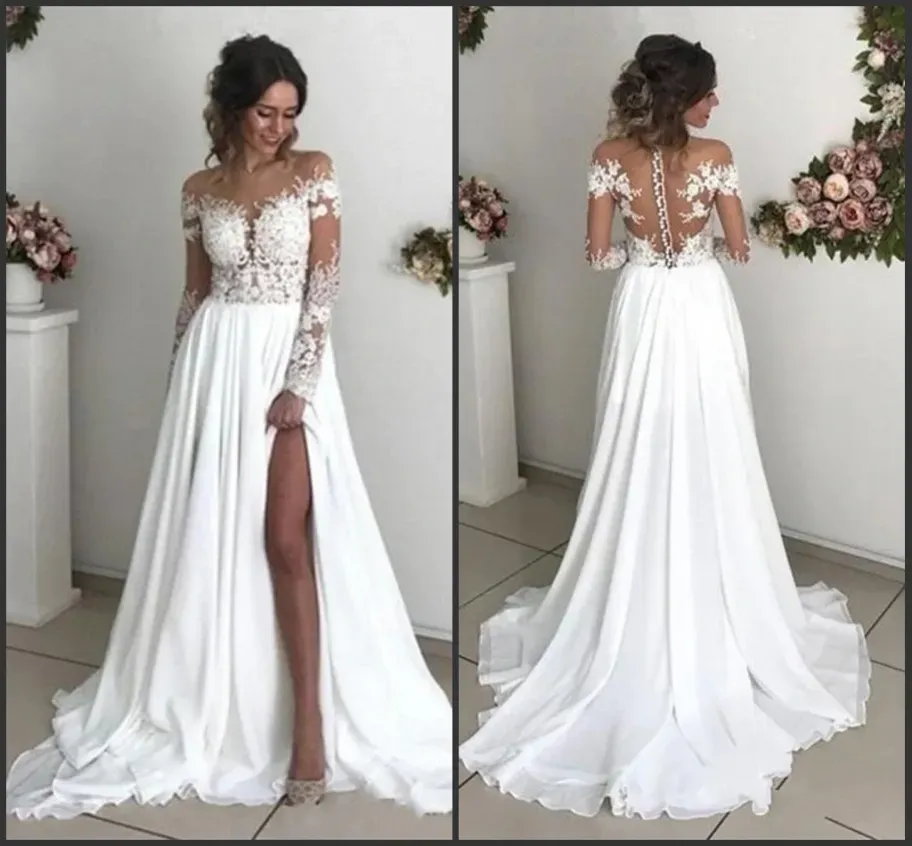 Robes de mariée bohème en dentelle d'été glamour, robes de mariée transparentes à manches longues, avec des appliques de col de bijou, illusion de dos avec boutons BC0012