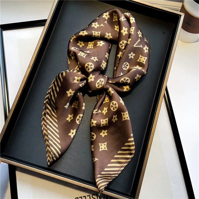 Enkel presbyopia designer bokstäver tryck blommig silkescarf pannband kvinnor eleganta långa handtag väskor halsdukar paris axel tote bagage band huvud wraps 70x70cm
