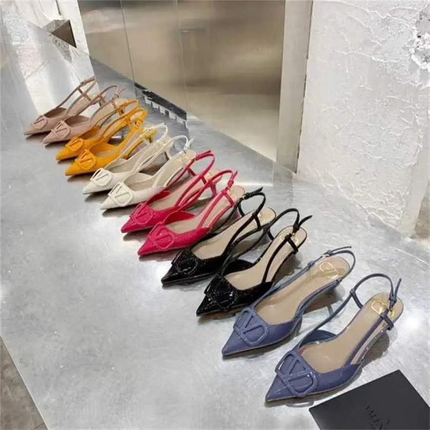 스포츠 신발 2024 Warren VT Heel Sandals Womens Edition 래커 가죽 사탕 컬러 4cm 하이힐이있는 버클