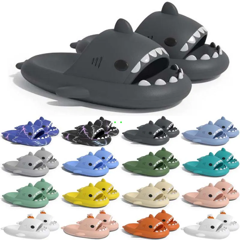 Gratis fraktdesigner Shark Slides Sandal Gai Sliders för män Kvinnor Sandaler Slide Pantoufle Mules Mens Womens Slippers Trainers Sandles Color53