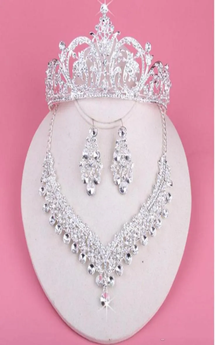 럭셔리 3 인용 파티 신부 액세서리 드롭 모조 다이아몬드 목걸이 크라운 Tiaras Crown Earring Headwear Beading Wedding Jew9103525