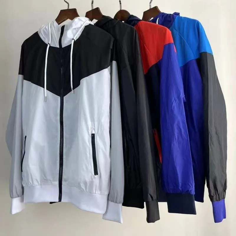 Tasarımcı Erkekler Su Geçirmez İlkbahar Yaz Kapşonlu Ceketler Teknoloji Açık havada Spor Paltoları Hırka Kadınlar Rüzgar Yolu Giyim Yumuşak Kabuk Fermuarı İnce Spor Ceket Mektubu