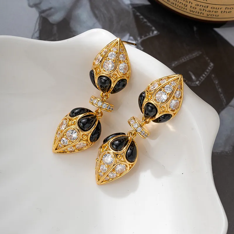 Französische Frühlingsmode Retro-Ohrringe luxuriöser Palast-Stil Damen-Ohrstecker voller Diamanten Designer-Schmuck E2024-7