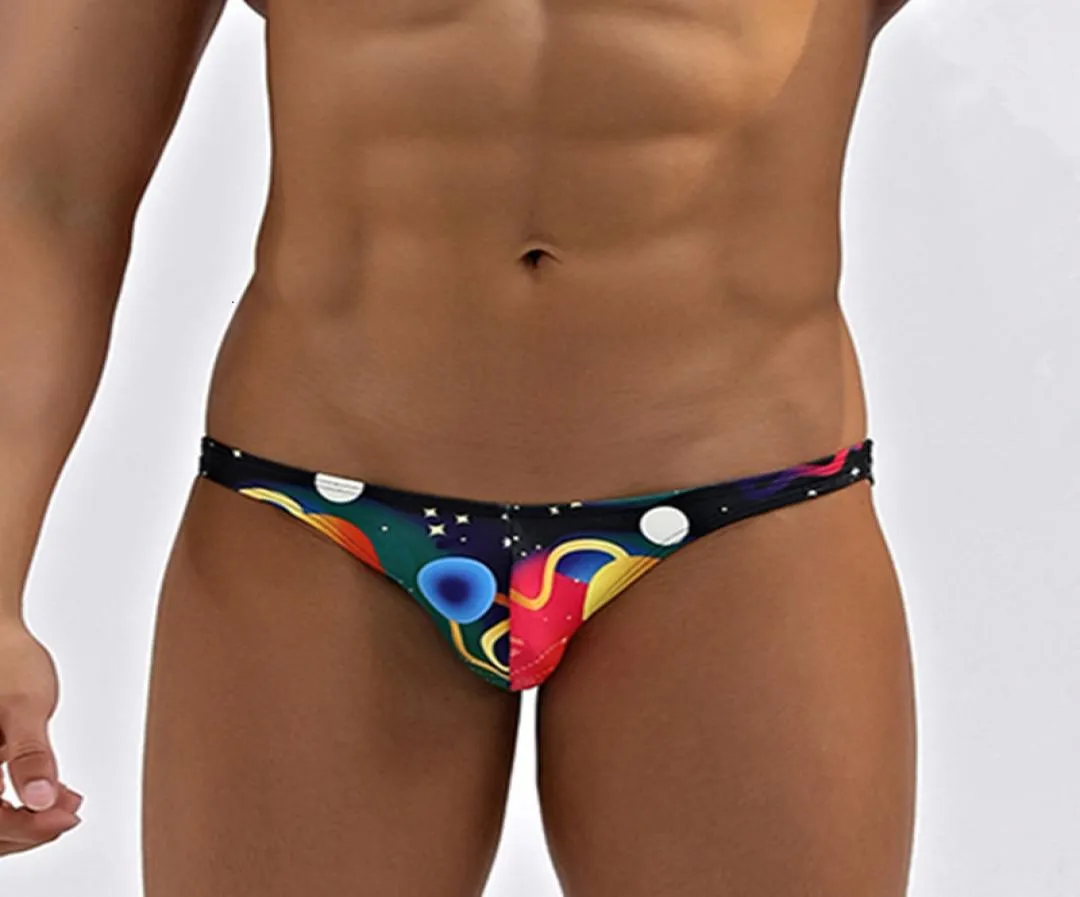 Costumi da bagno Slip da uomo sexy Slip da bikini Vita bassa Costume da bagno per uomo Costume da bagno da spiaggia Pantaloncini Gay Desmiit Slip 2301108193157