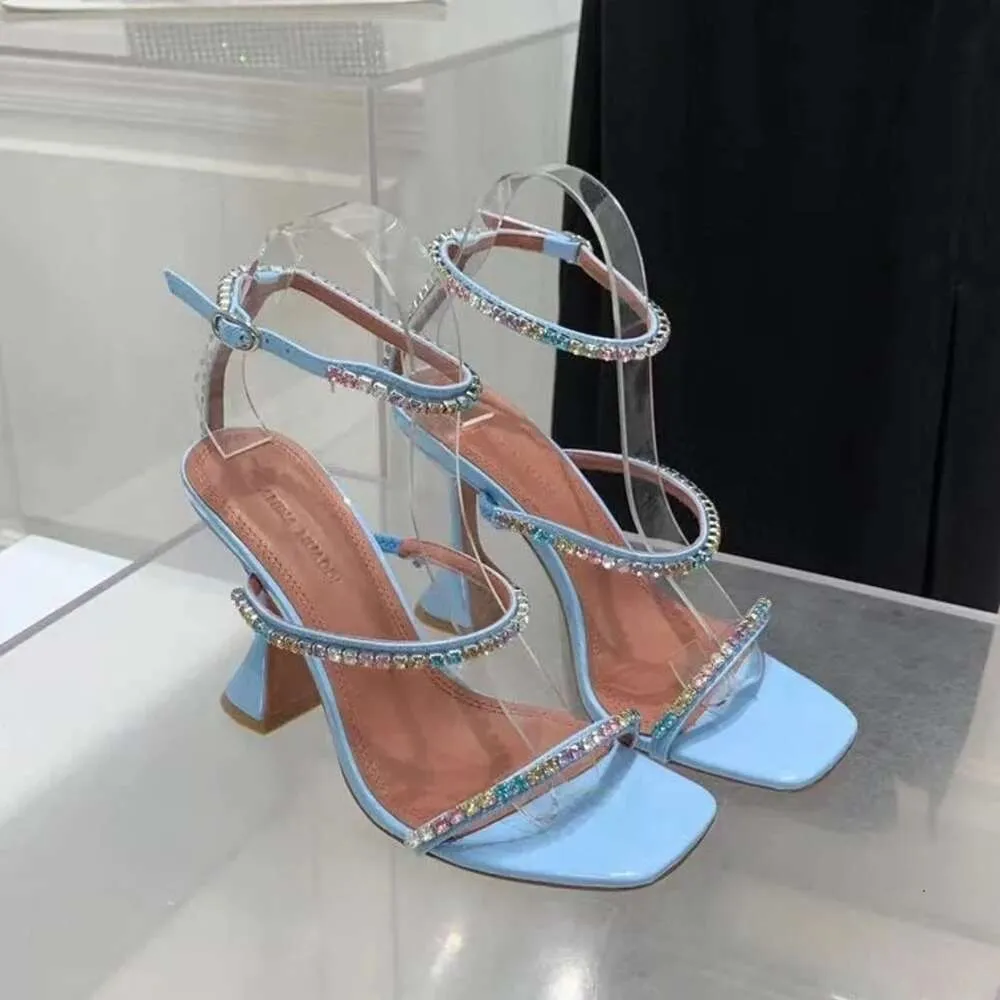 Top qualité Amina Muaddi bleu véritable soie sandales 95mm cristal embelli sangle bobine talons talon pour chaussures romaines femmes sandales d'été 879