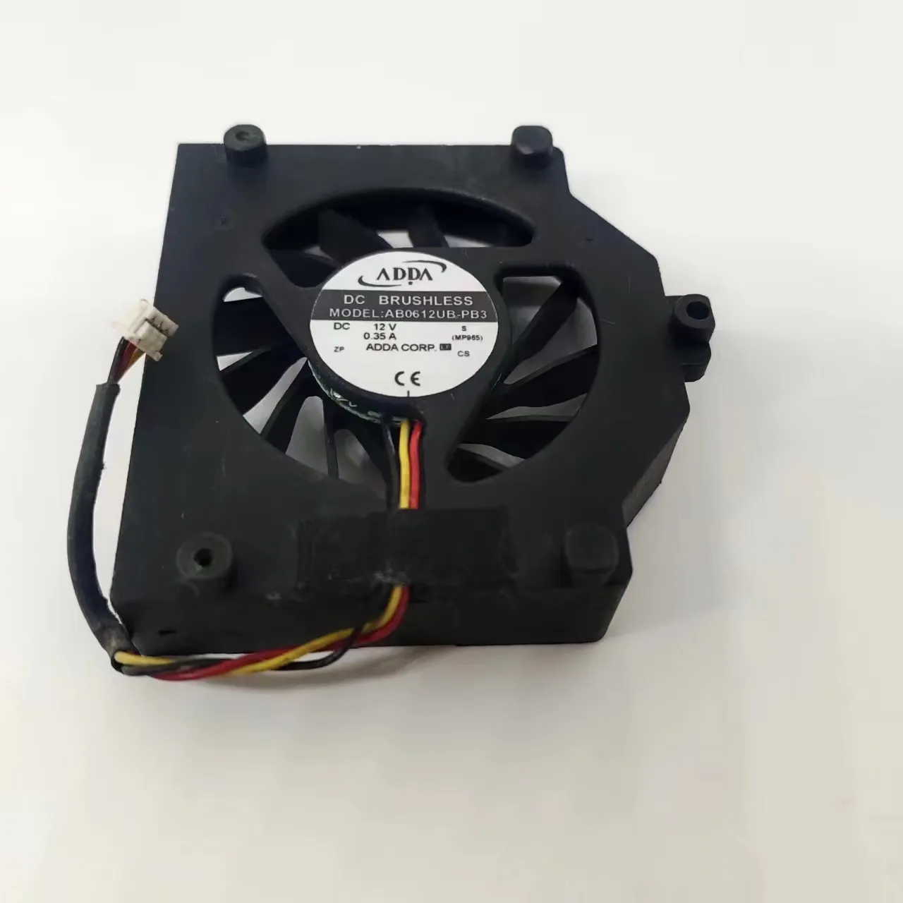 Gratis frakt Original Adda AB0612UB-PB3 DC12V 0,35A Square Integrated Machine Fan MSI Laptop Fan