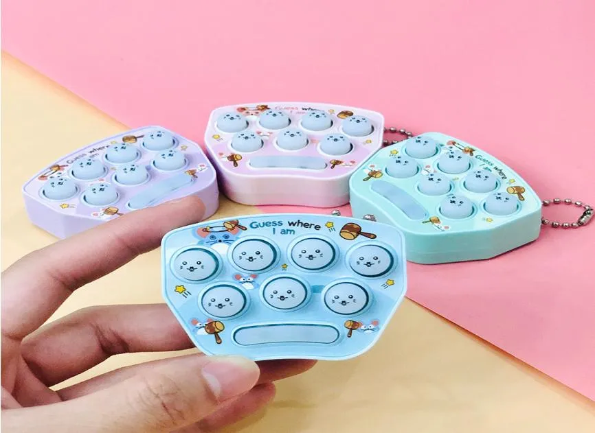 Söt hamster rolig mini handhållen dekomprimering fidget leksak Tryck på bubblan mjuk lindring stresspress leksaker spel maskin nyckel kedja4081469