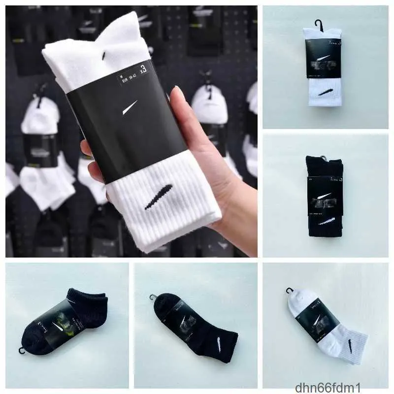 Socken Damen Herren Alle Baumwolle Klassisch Schwarz und Weiß Knöchel Atmungsaktiv Gemischt Fußball Basketball Modedesigner Hohe Qualität MW8V