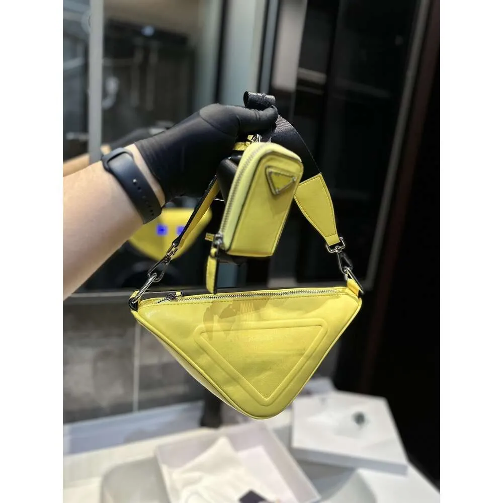 Üçgen Stil Popüler Dayanıklı El Yapımı Hediye Tasarımcısı Sırt Çantası Çanta Sırt Çantaları Debriyaj Çantaları Omuz Çantaları Kadın