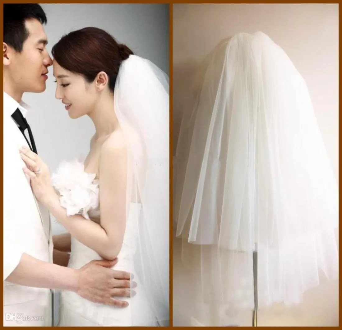 2019 New Arrival Short Tiers Bridal Veils Tulle Natural Bottom White Dress Accessries Fluffy Veil with Comb888088