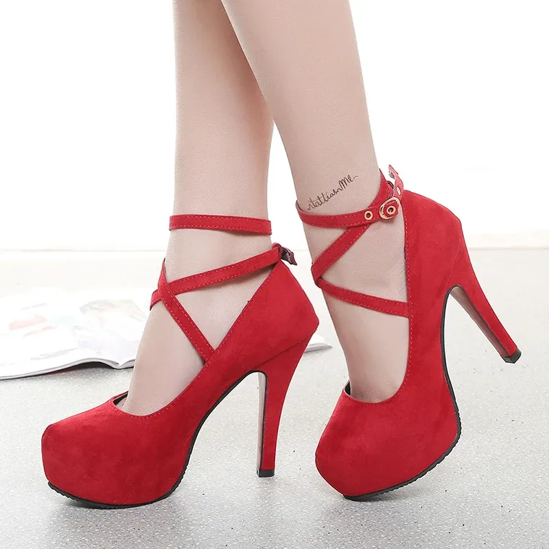 Klänningar Red Black Super High Heel Stiletto Ladies Dress Pumpar Fashion Cross Strap Party Platform Sandaler Women's Scarpins Shoes EU3442