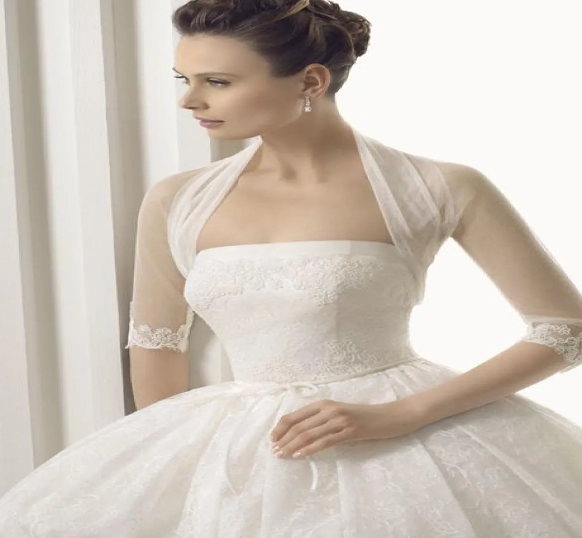 Elegante collo alto Accessori da sposa Giacca da sposa Bolero Tulle Merterial Scialle Avvolge Mantello a maniche lunghe in pizzo su misura BiancoIvo2354905