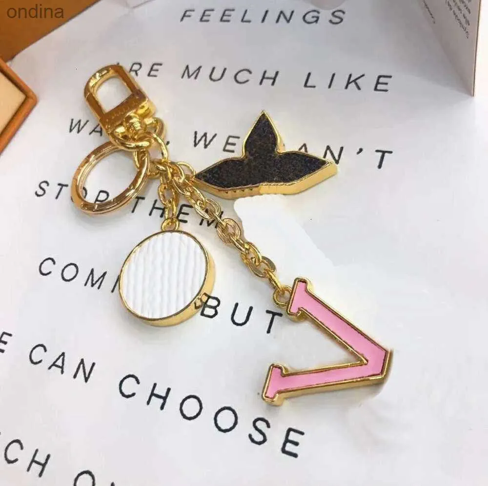 Nyckel 2024Luxury Designer KeyChain Fashion Classic Brand Key Buckle Letter Design Handgjorda guldmän Kvinnor Högkvalitativ X-9 240304