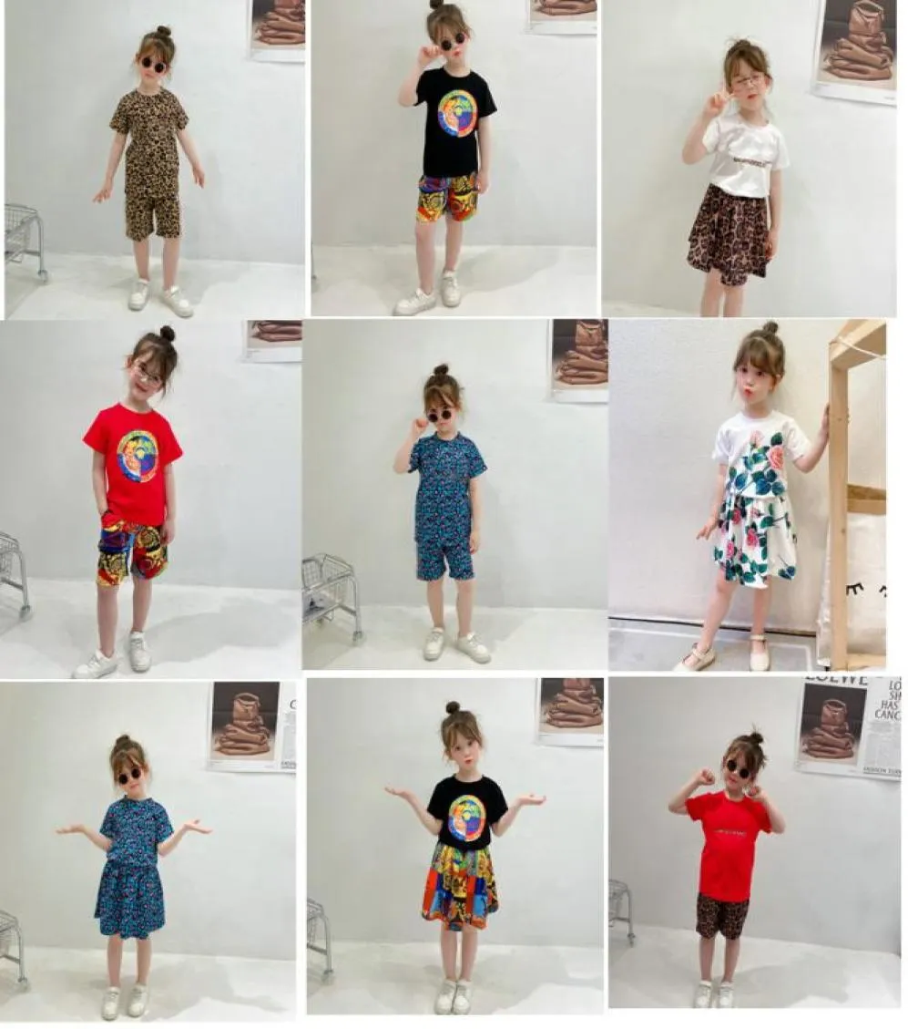 Mélanger 13 styles Conception d'été garçons filles ensembles deux pièces enfants coton lettre à manches courtes Tshirtshort pantalon pantalon enfants décontracté 3794119