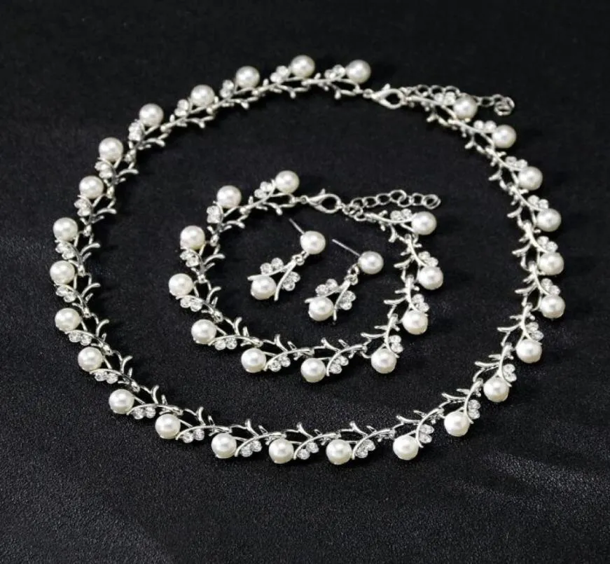 Pearls New Brides Jewelry Bridal Accessories Jewelry Earrings Necklace Crown 3 Pieces Charming For Wedding Bride6022223