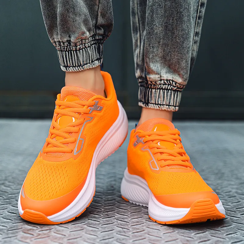 Nowe buty do biegania dla mężczyzn dla mężczyzn Kobiety Sneakery modne czarny czerwony niebieski szary gai-100 trenerzy sportowe rozmiar 36-45 Dreamitpossible_12