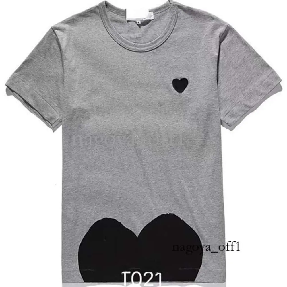 2024 Gioca Mens T Shirt Designer Red Commes Heart Donna Garcons S Badge Des Quanlity Ts Cotone Cdg Ricamo Manica corta Bg 584