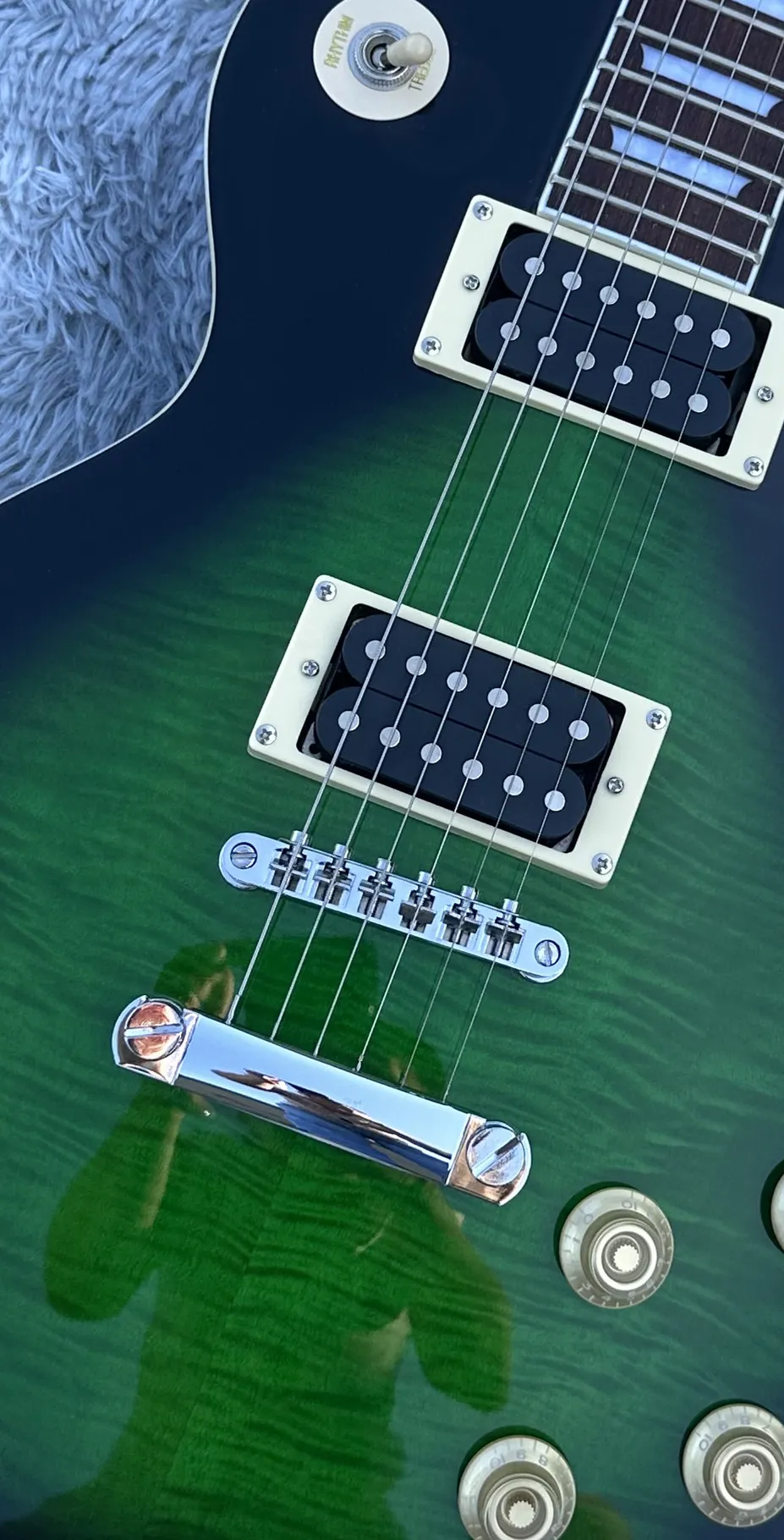 Lightning Green Python Electric Guitar With Gradient Tiger Pattern