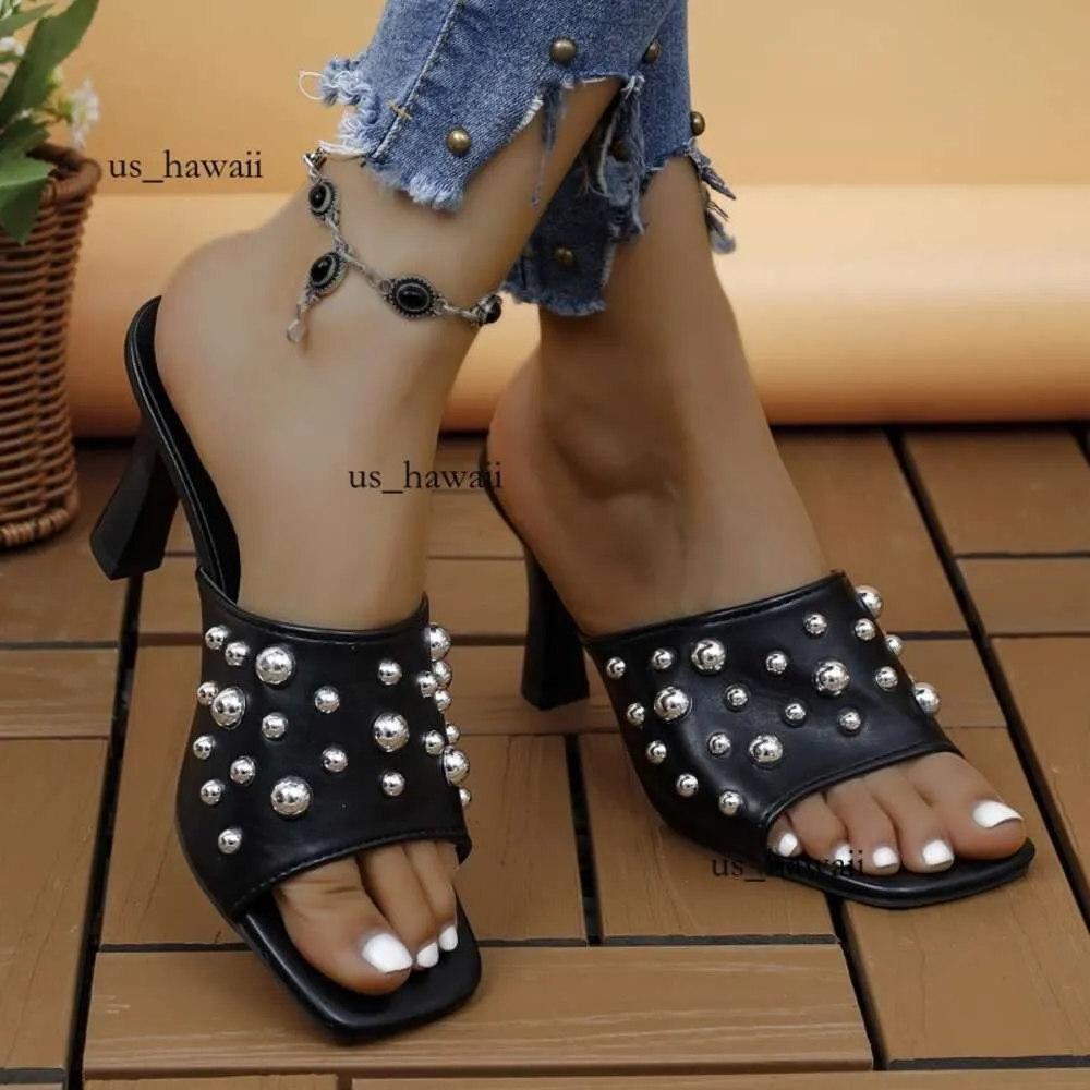 2024 Women's Summer New Metal Rivet Designer High Heels Sexy Open Toe Sandaler Casual Banket Party Flip Flop Plus Size 35-43