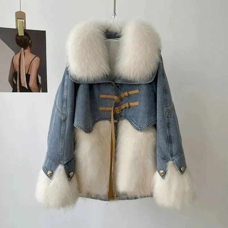 Pelliccia 2024 Denim Faux Pelliccia di volpe Piumino Nuovo inverno caldo velluto Cappotto di jeans Grande collo di pelliccia Cappotto invernale Casual spesso caldo Jean Cappotto