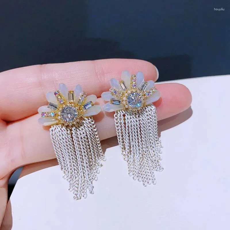 Studörhängen Migga Luxury White Chain Tassel Crystal Flower Drop For Women Original Design Party Jewelry