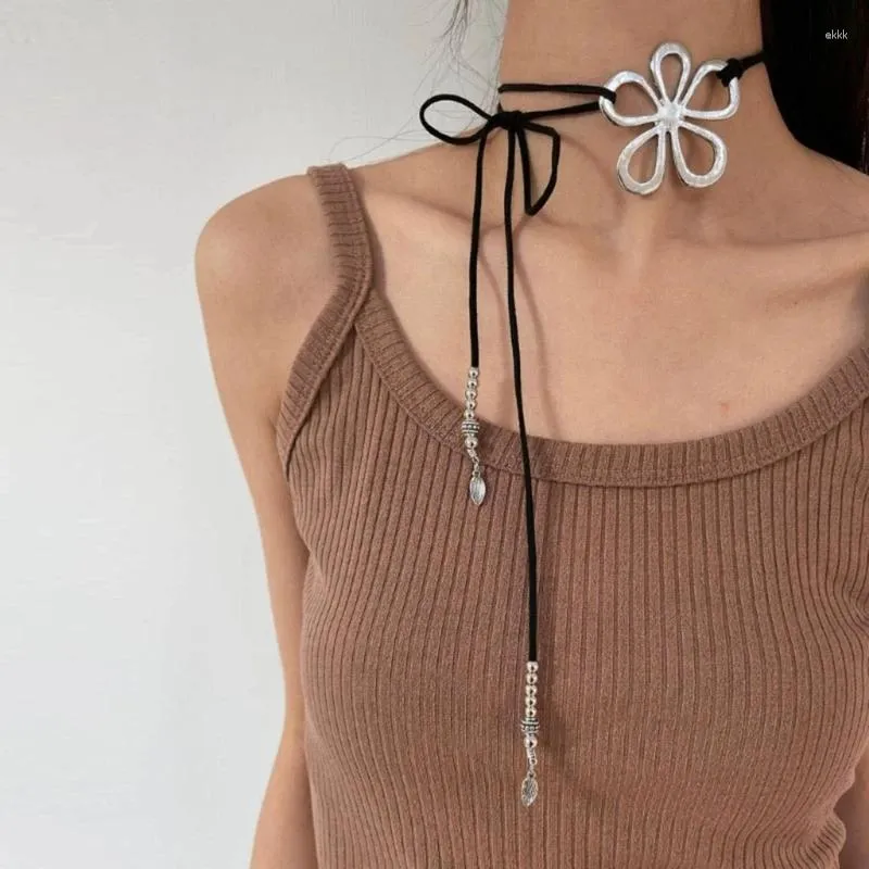 Collier ras du cou avec pendentif en forme de fleur creuse, 2 pièces, longue corde nouée, bijoux, cravate de cou, chaîne de clavicule