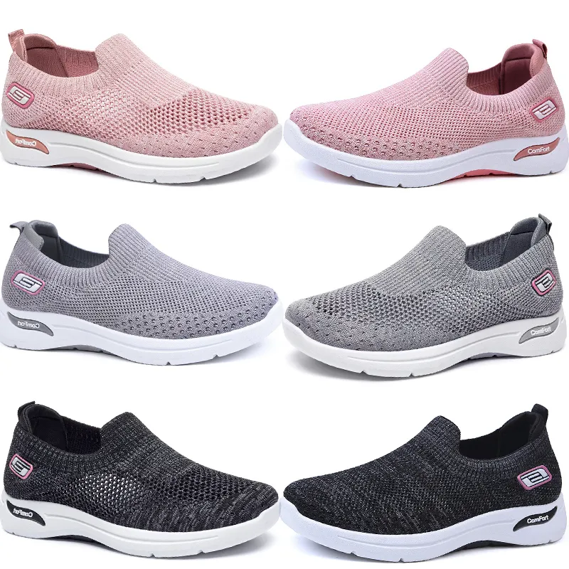 Skor för kvinnor Nya casual kvinnors skor Soft Soled Mother's Shoes Socks Shoes Gai Fashionable Sports Shoes 36-41 70