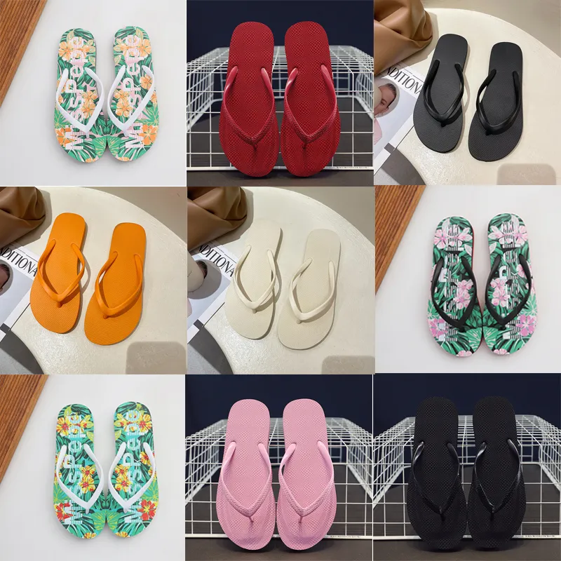 منصة مصمم أزياء في الهواء الطلق Sandals Slippers الكلاسيكية مقرصنة على الشاطئ الأبجدية طباعة Flip Flops Summer Flat Nature Shoes Gai-18 472