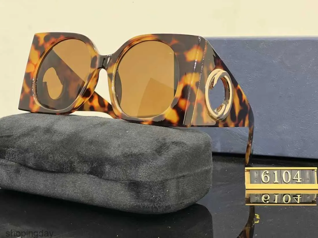 Lüks Tasarımcı Güneş Gözlüğü Erkek Kadın Güneş Gözlüğü Gözlükleri Marka Lüks Güneş Gözlüğü Moda Klasik Leopar UV400 Gözlük Çerçeve Seyahat Plaj Mektubu G Fabrikası 01ux98