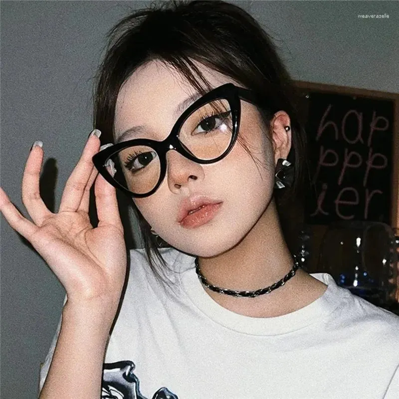 Sunglasses Vintage Anti-Blue Light Glasses Triangle Cat Eye Frame Men Women Classic Computer Gaming Eyeglasses Plain Glass Spectacles