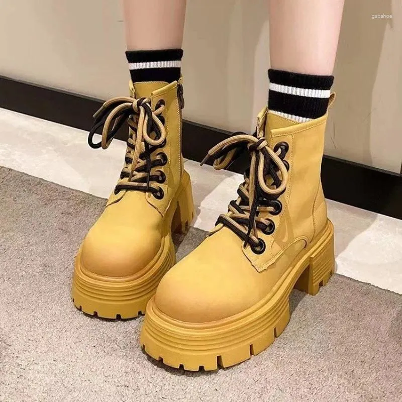 Botas Pmwrun 2024 Versão Coreana Outono e Inverno Moda Mangas de Malha Estilo Britânico High-Top Grosso Bottom Aumentar Fino